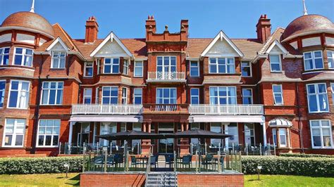 Lytham st. anne's accommodation These green hotels in Lytham St Anne's have great views and are well-liked by travelers: Mode Hotel St Annes - Traveler rating: 4